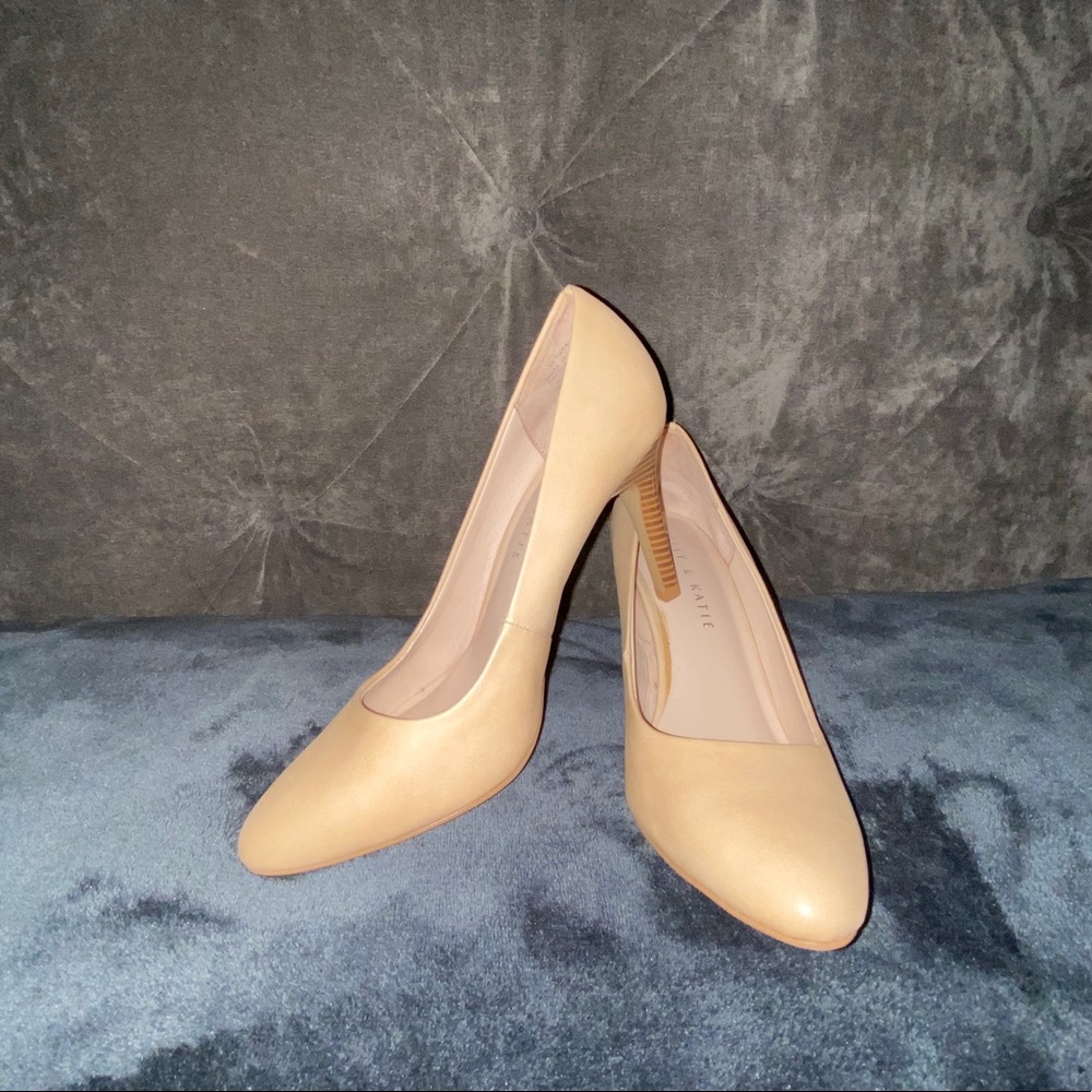 Kelly and Katie Nude Pumps — Size 7.5 *WORN ONCE*